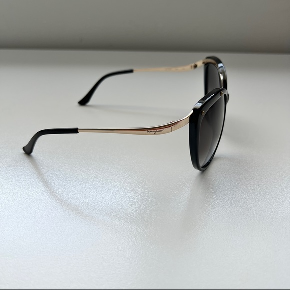FERRAGAMO Ladies Black and Gold Sunglasses 🕶 - Picture 5 of 7